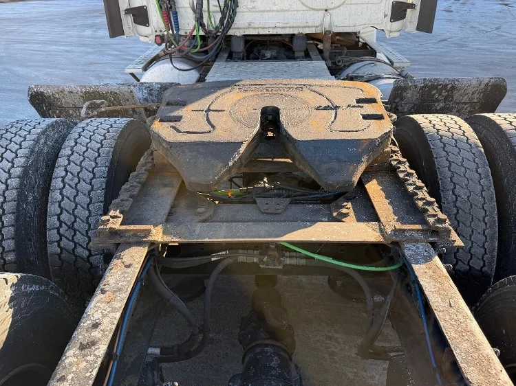 2019 Freightliner Cascadia - image 6