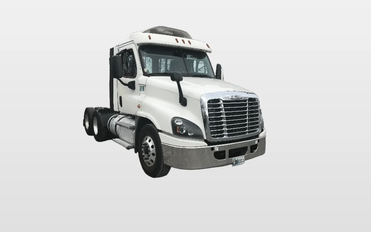 2019 Freightliner Cascadia - image 1