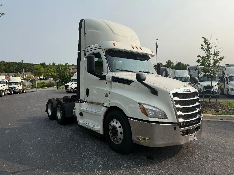 2019 Freightliner Cascadia in Jessup, MD