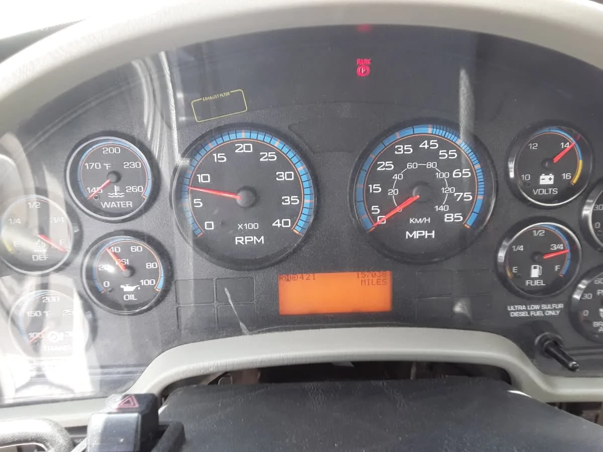 2016 International 4300 - image 10