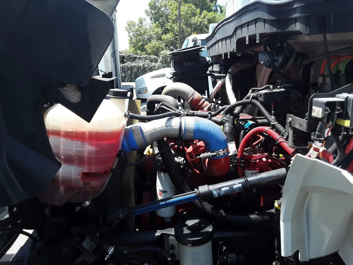 2016 International 4300 - image 9