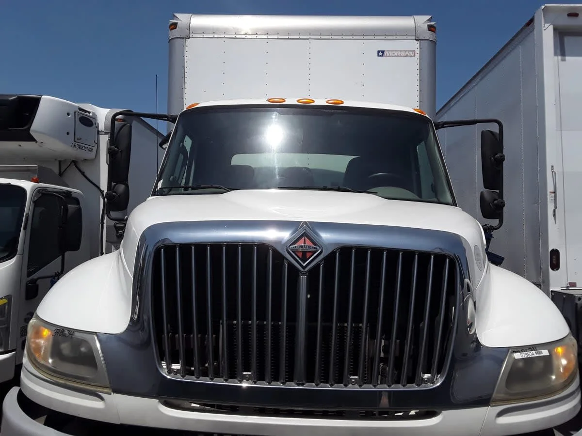 2016 International 4300 - image 2