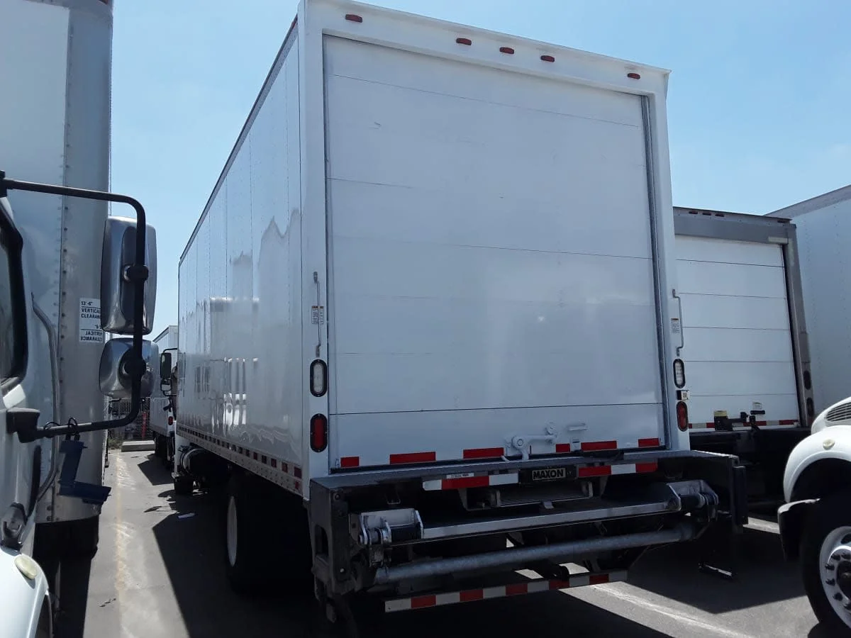 2016 International 4300 - image 6