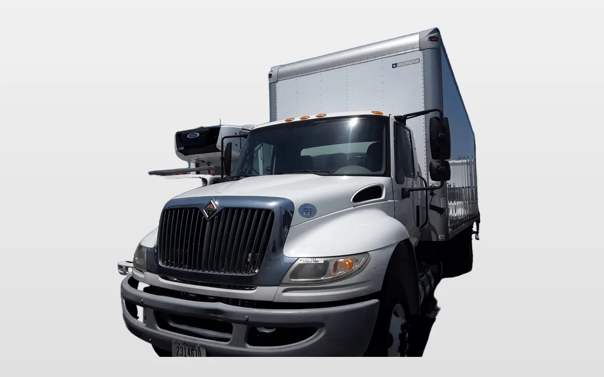 2016 International 4300 - image 1