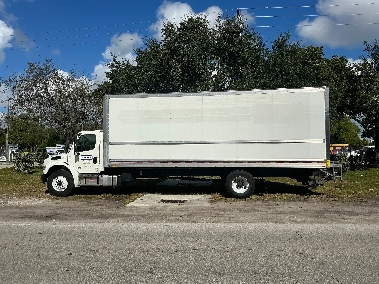2023 Freightliner M2 106 in Pompano Beach, FL — photo 4