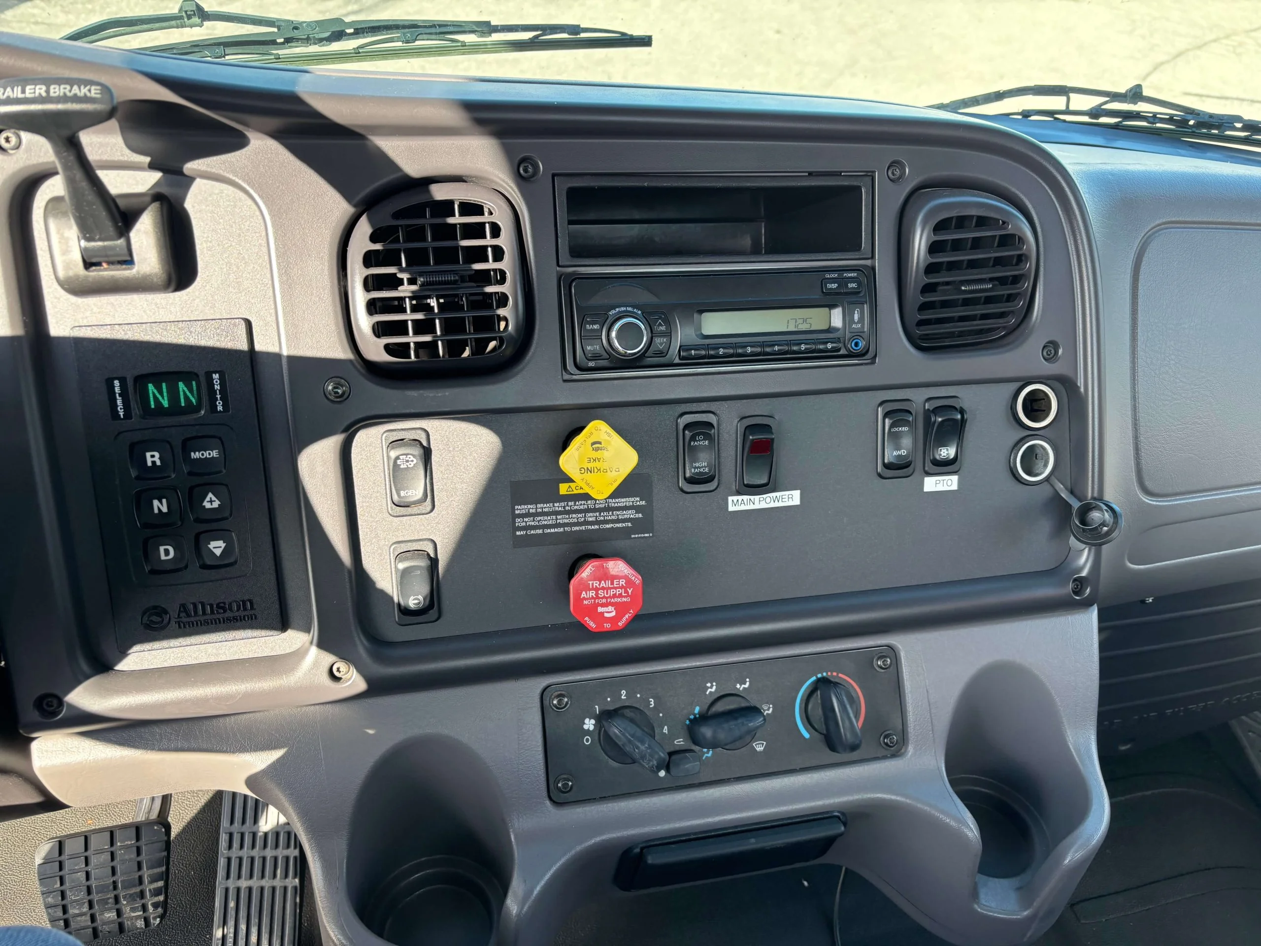 2017 Freightliner eM2 in Shullsburg, WI — photo 4