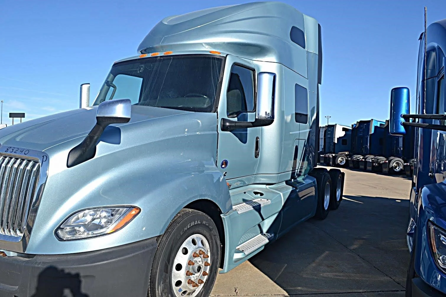 2022 International LT in Fontana, CA