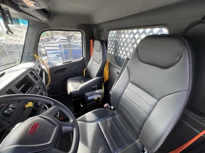 2027 Peterbilt 548 — photo 12