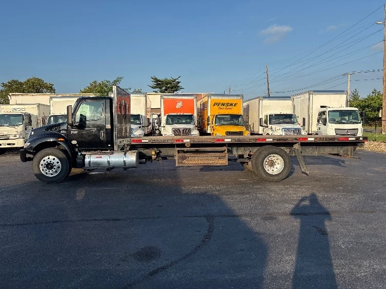 2021 International MV in West Babylon, NY — photo 4