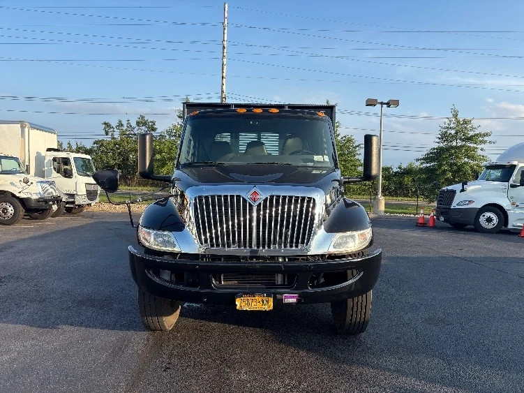 2021 International MV in West Babylon, NY — photo 2