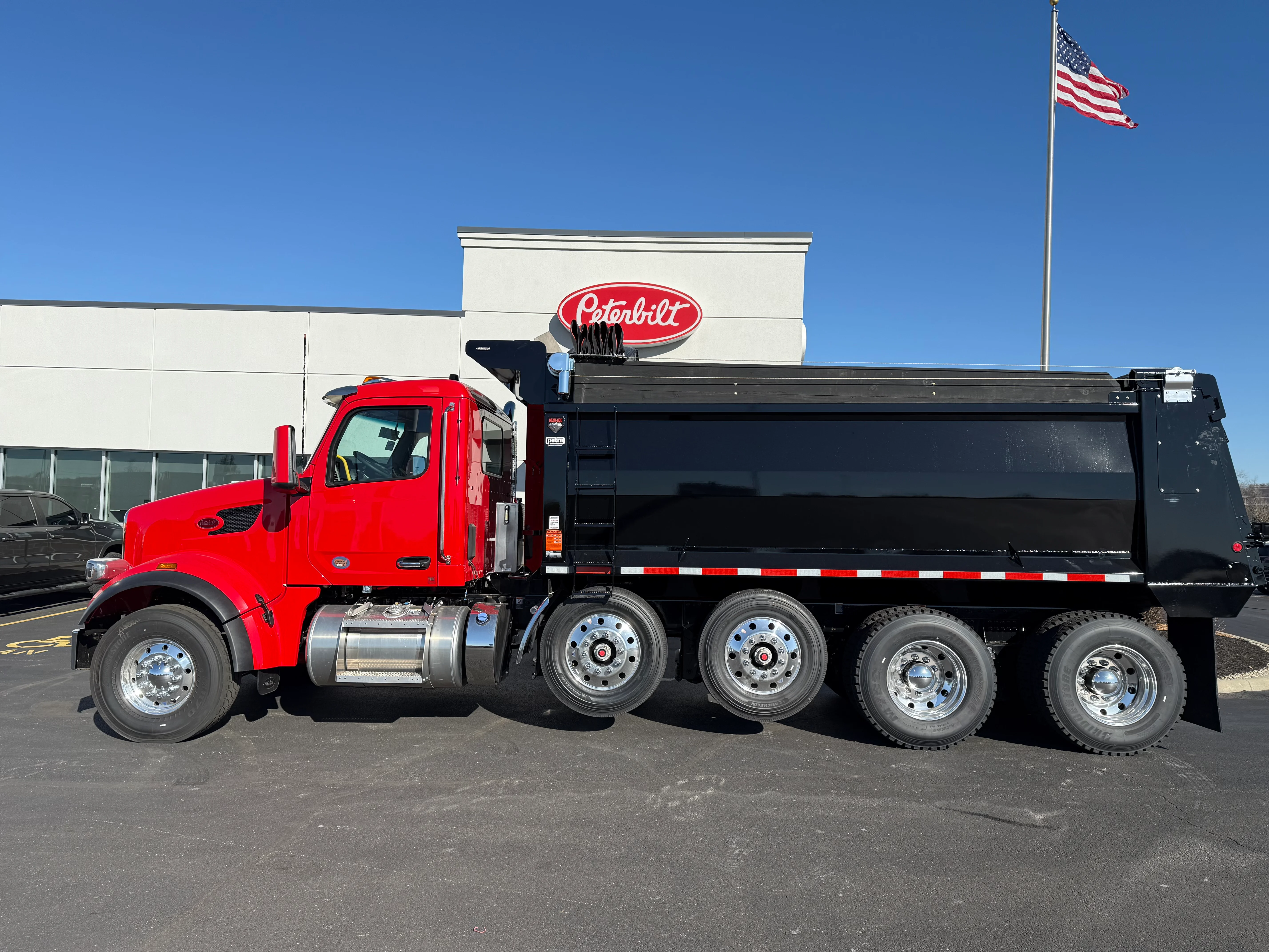 2026 Peterbilt 567 in Cincinnati, OH — photo 2