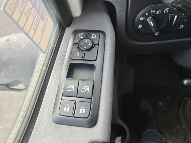 2022 International LT - image 17