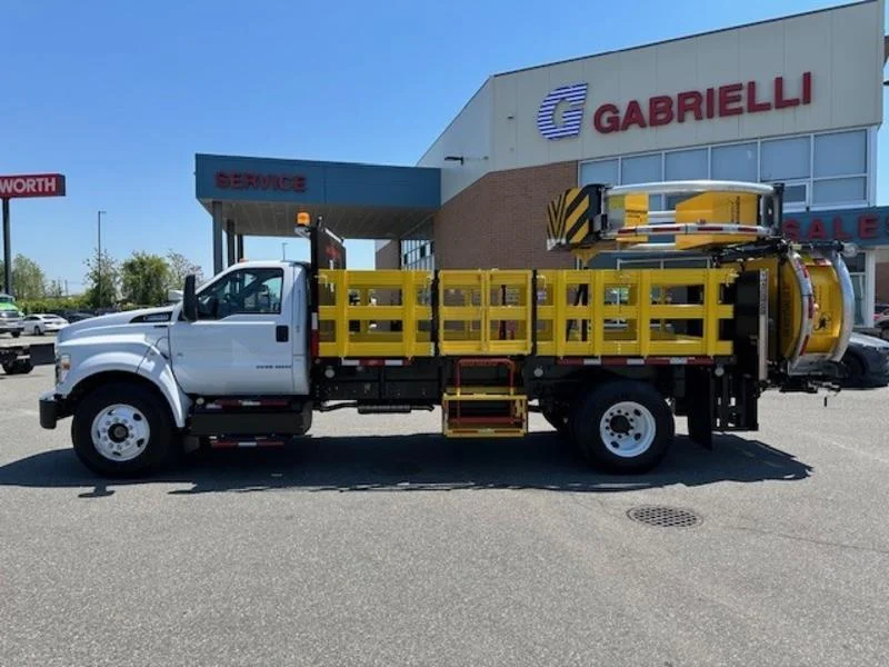 2027 Ford F-650 in Eastern Road, NY