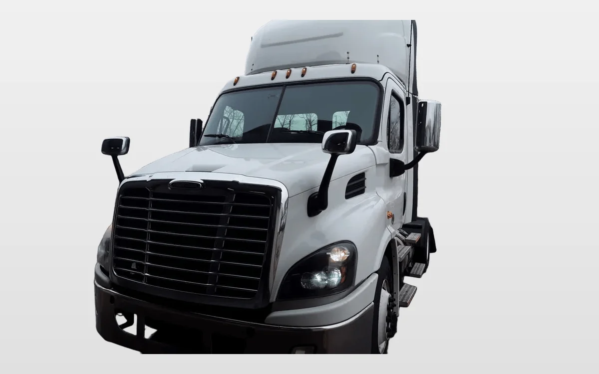 2018 Freightliner Cascadia - image 1