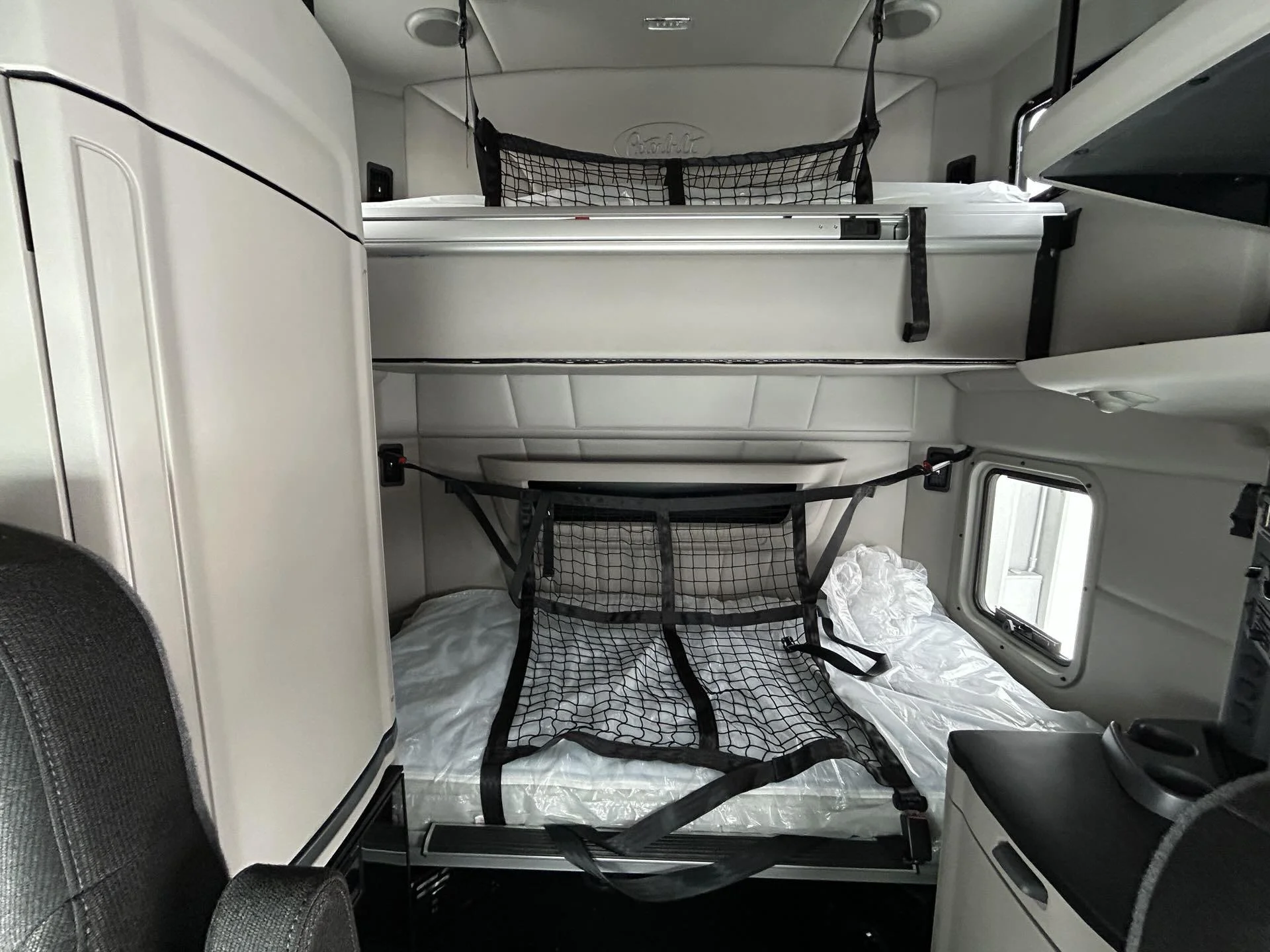 2026 Peterbilt 579 - image 9