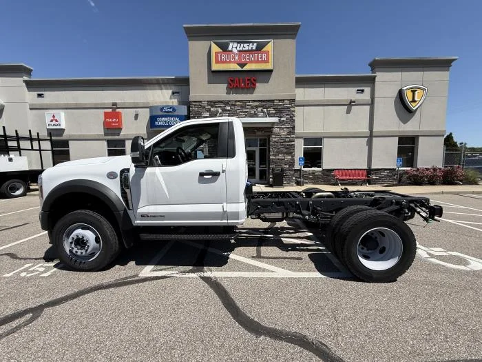 2025 Ford F-600 — photo 9