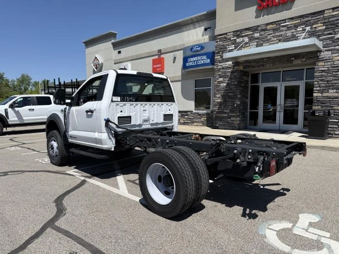 2025 Ford F-600 — photo 8