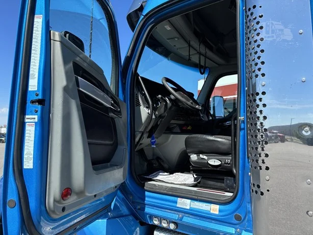 2021 Kenworth T880 in Idaho Falls, ID — photo 20