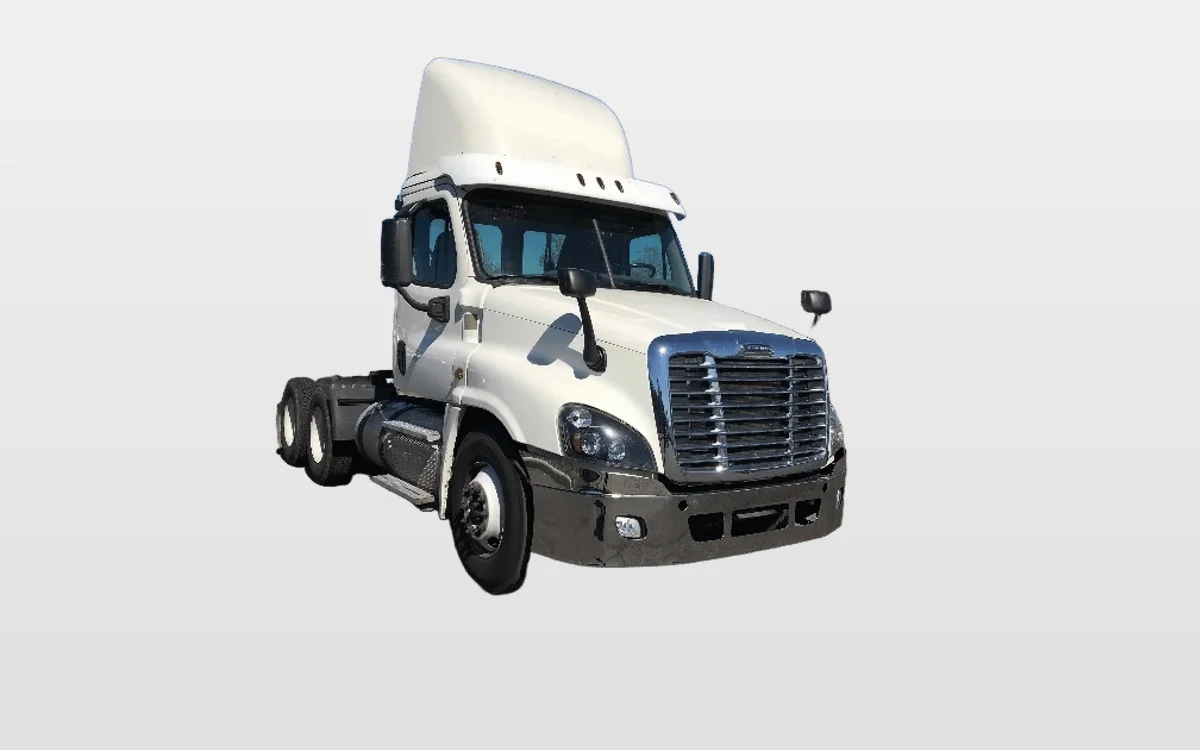 2018 Freightliner Cascadia - image 1