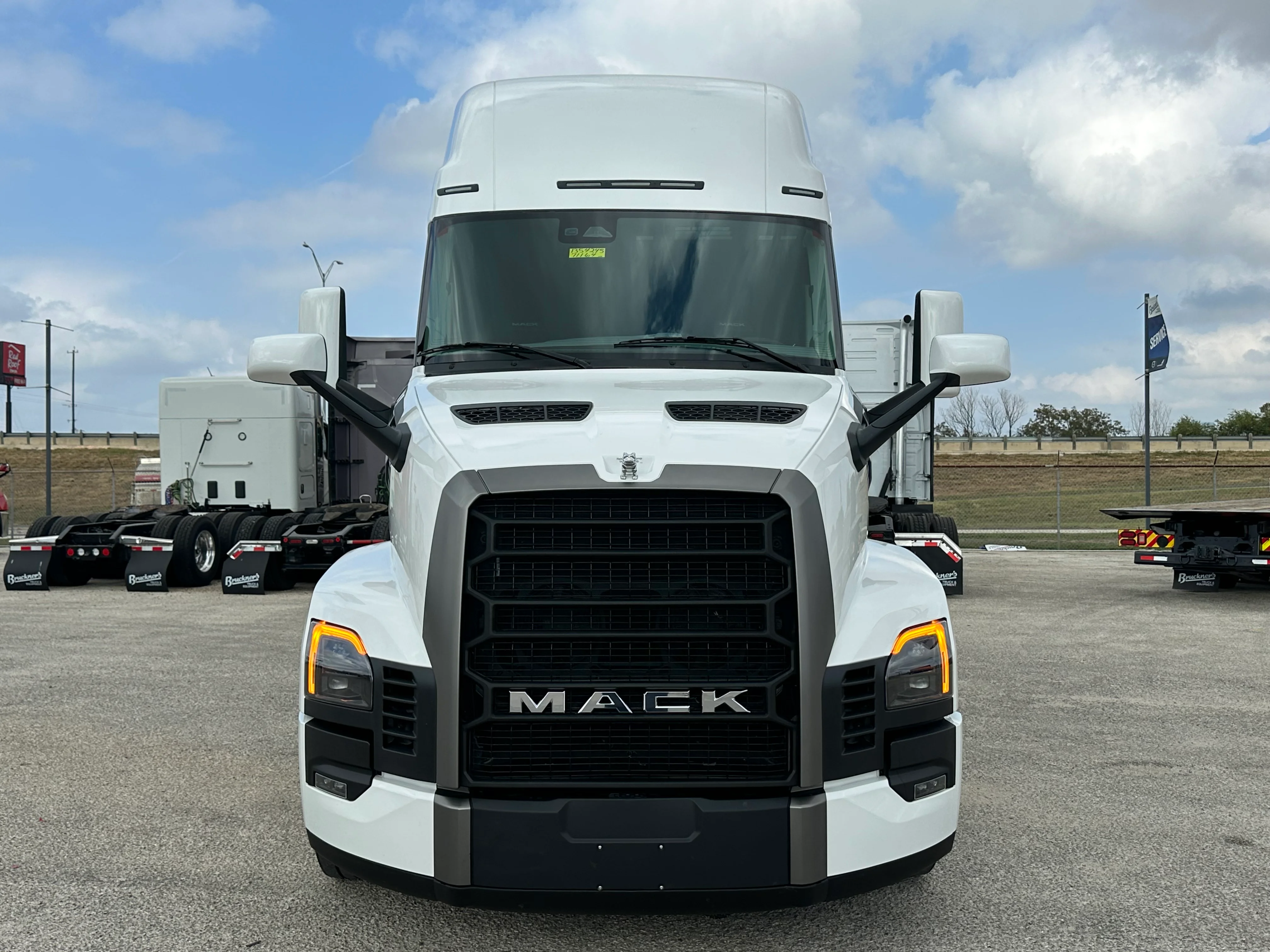 2026 Mack Pinnacle in San Antonio, TX — photo 2
