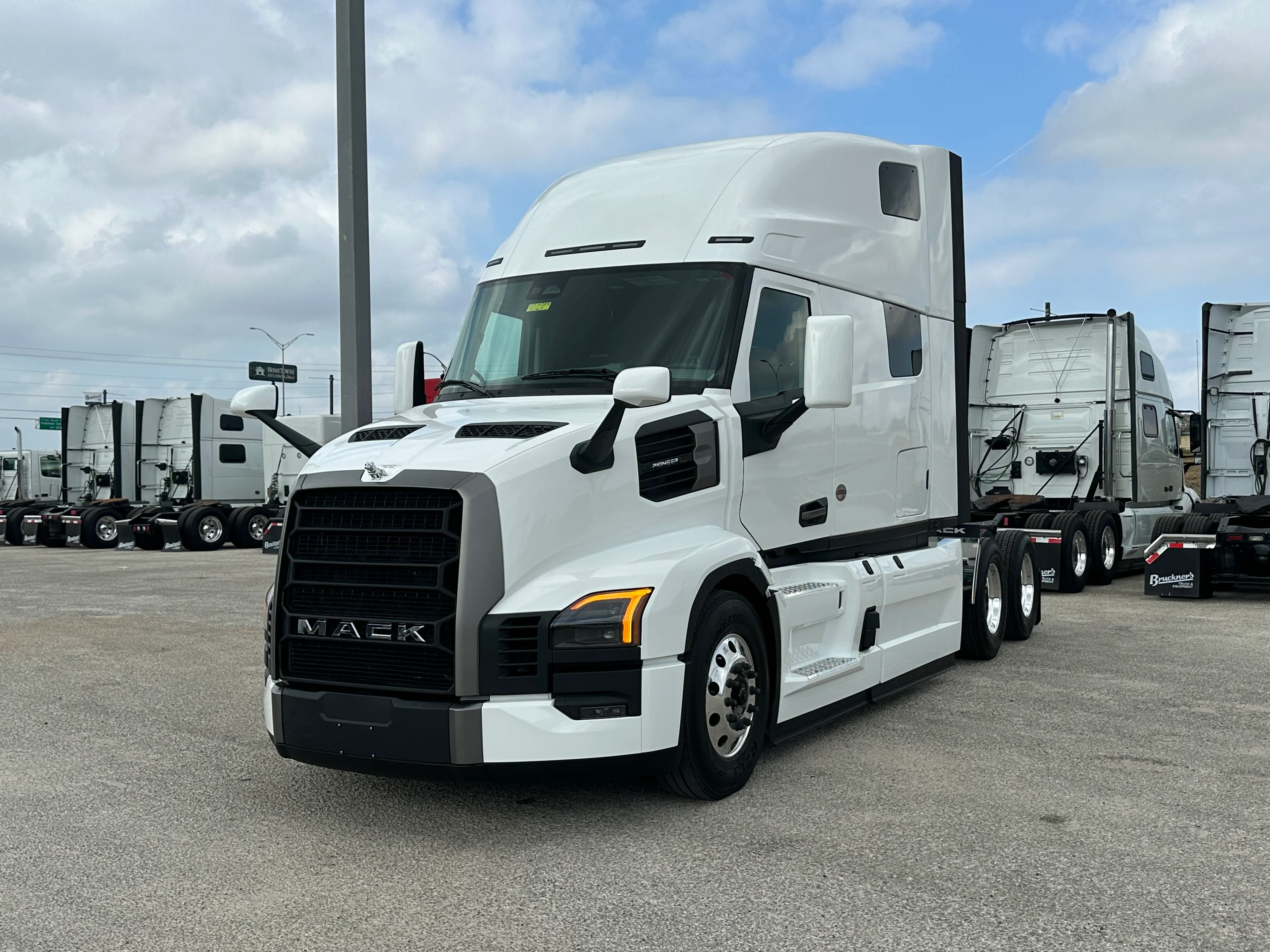 2026 Mack Pinnacle in San Antonio, TX