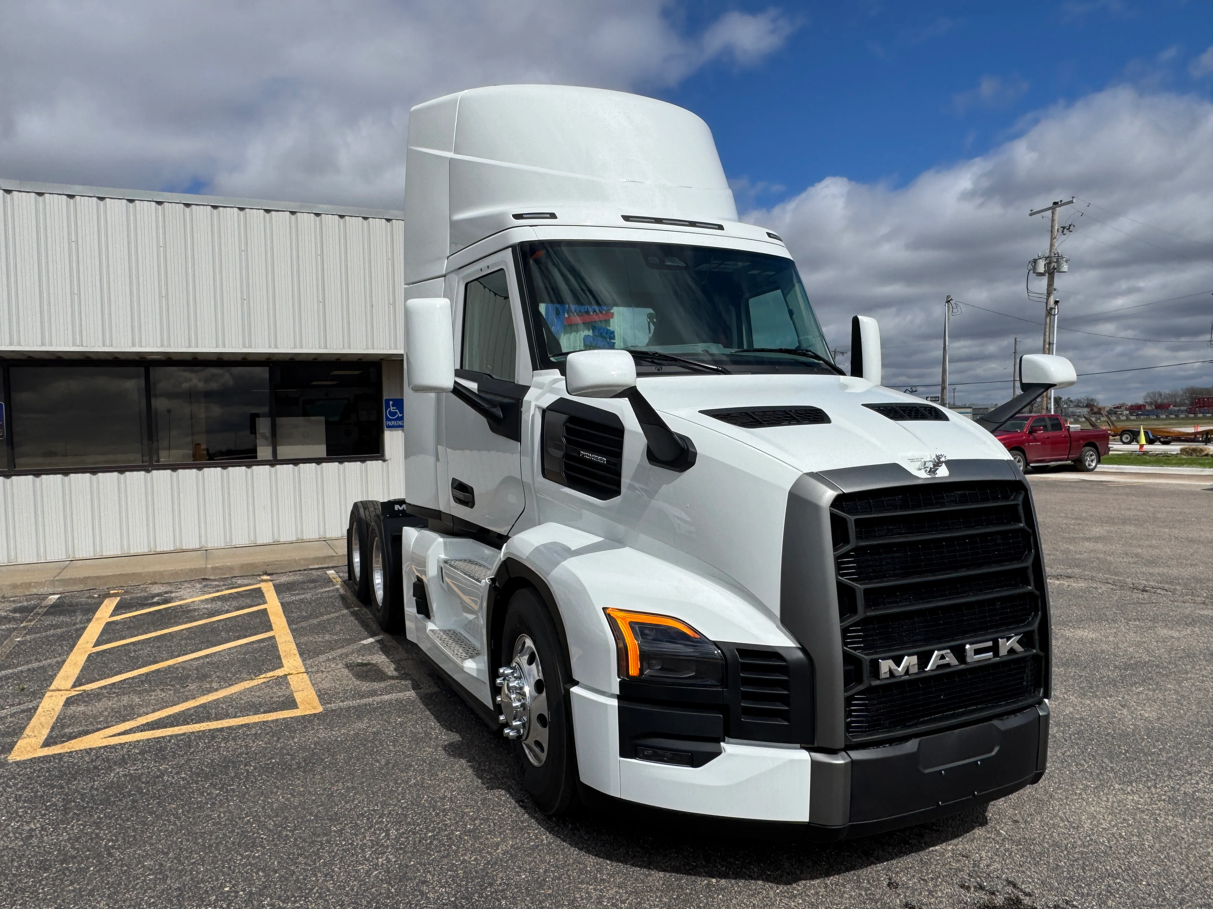 2026 Mack Pioneer in Wichita, KS — photo 10