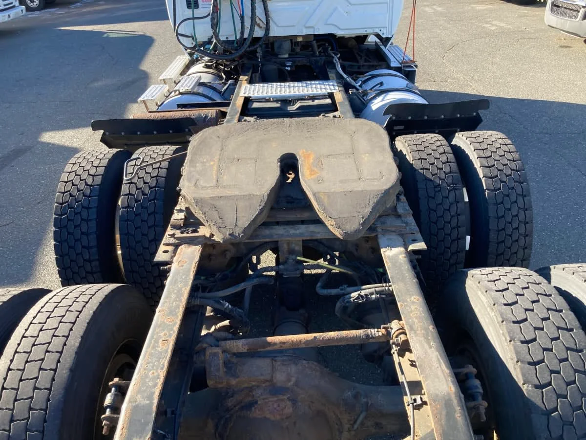 2019 International LT in Springfield, MA — photo 7