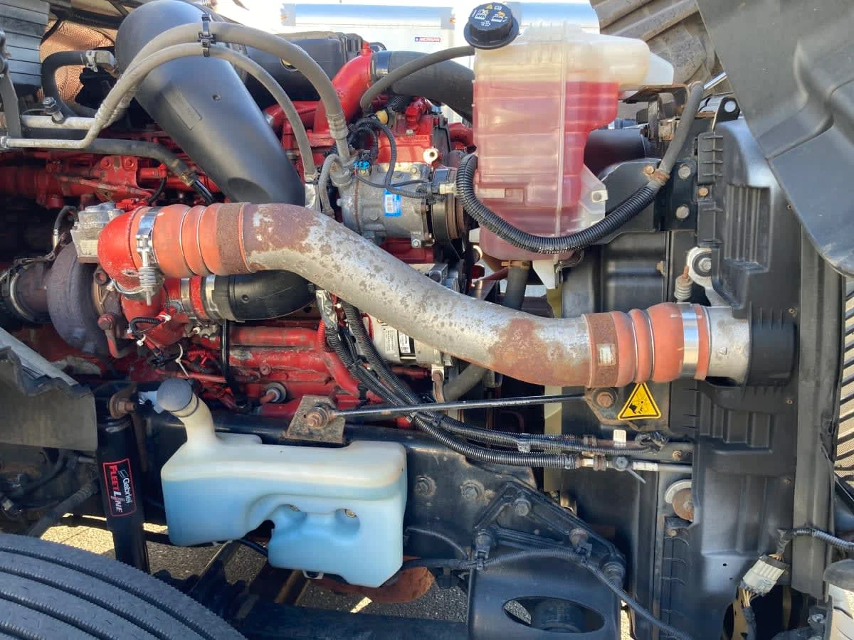 2019 International LT in Springfield, MA — photo 9