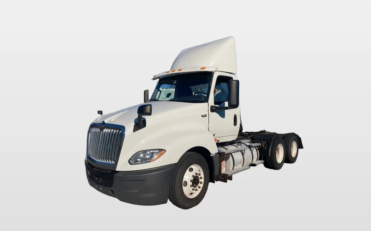 2019 International LT - image 1