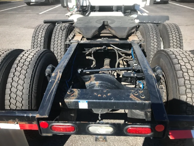 2022 Freightliner Cascadia - image 6