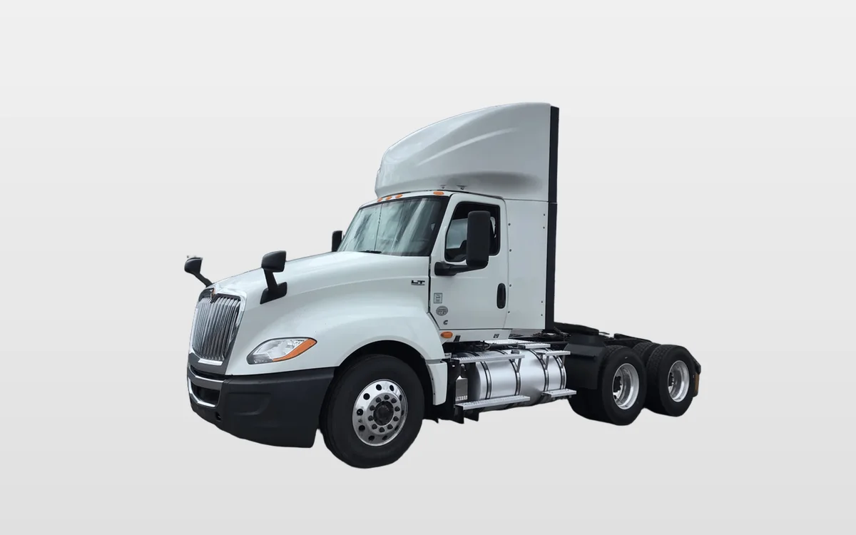 2020 International LT - image 1