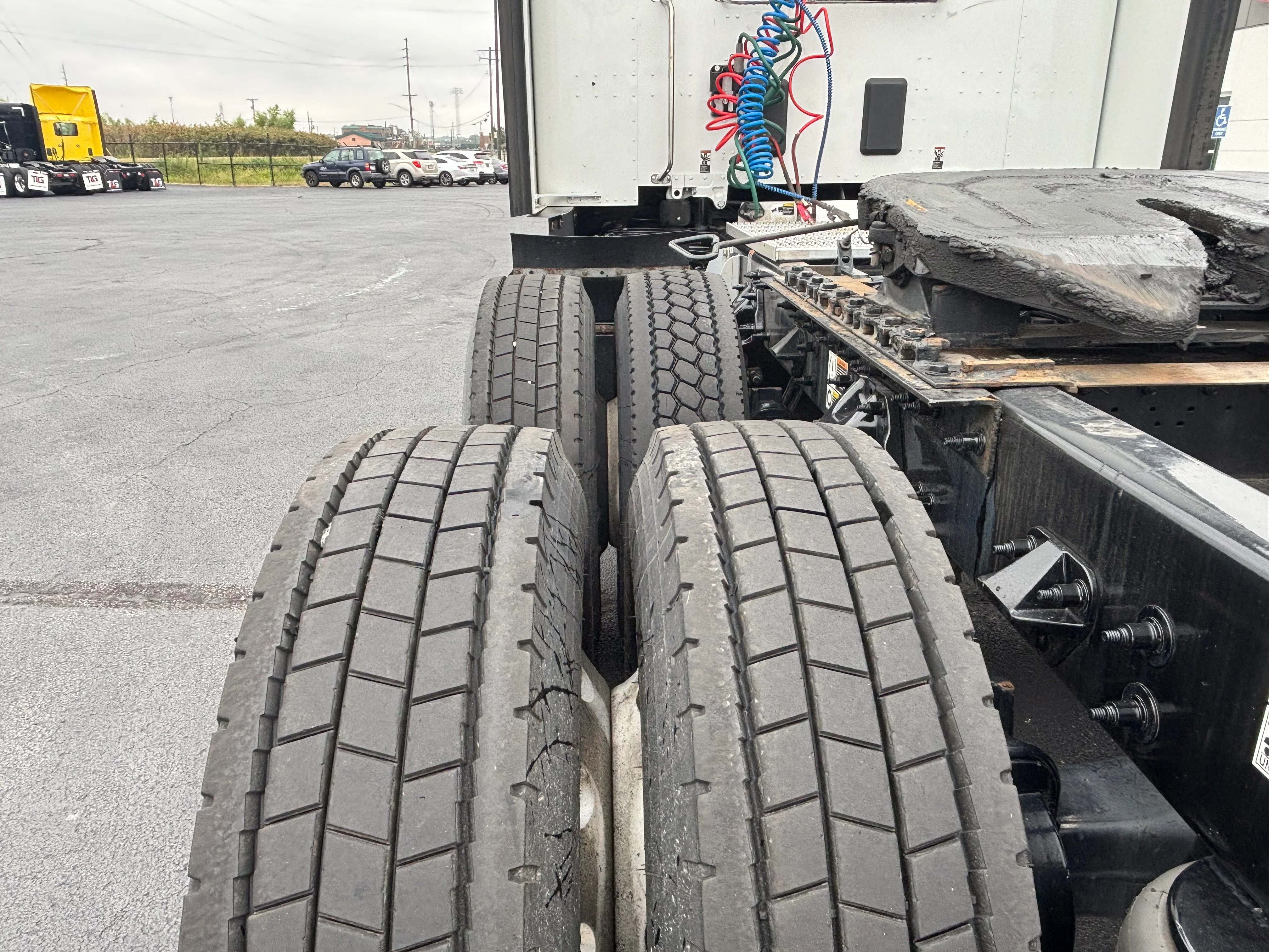 2023 Peterbilt 579 - image 5