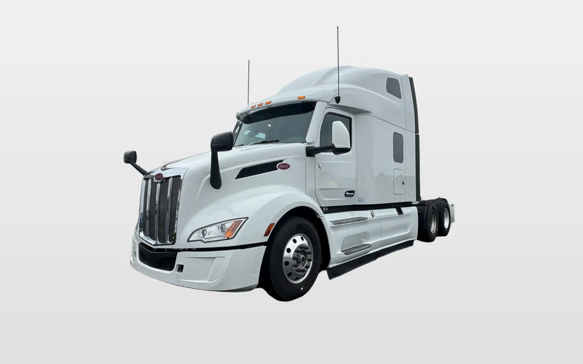 2023 Peterbilt 579 - image 1