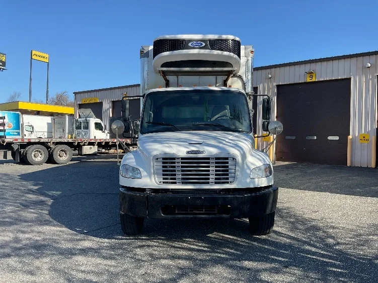 2020 Freightliner M2 106 - image 2