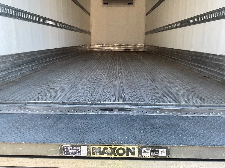 2020 Freightliner M2 106 - image 10