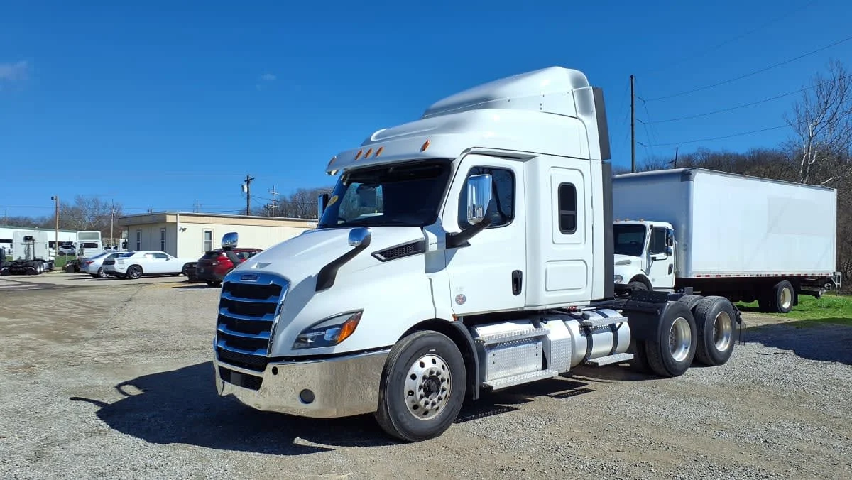2020 Freightliner Cascadia in West Chester, OH