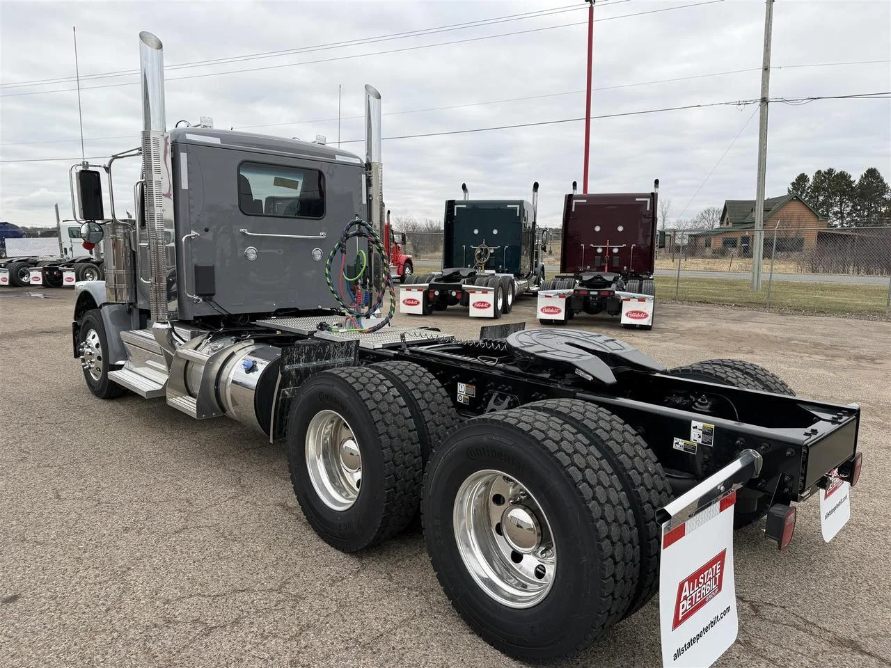 2027 Peterbilt 589 in Eau Claire, WI — photo 2
