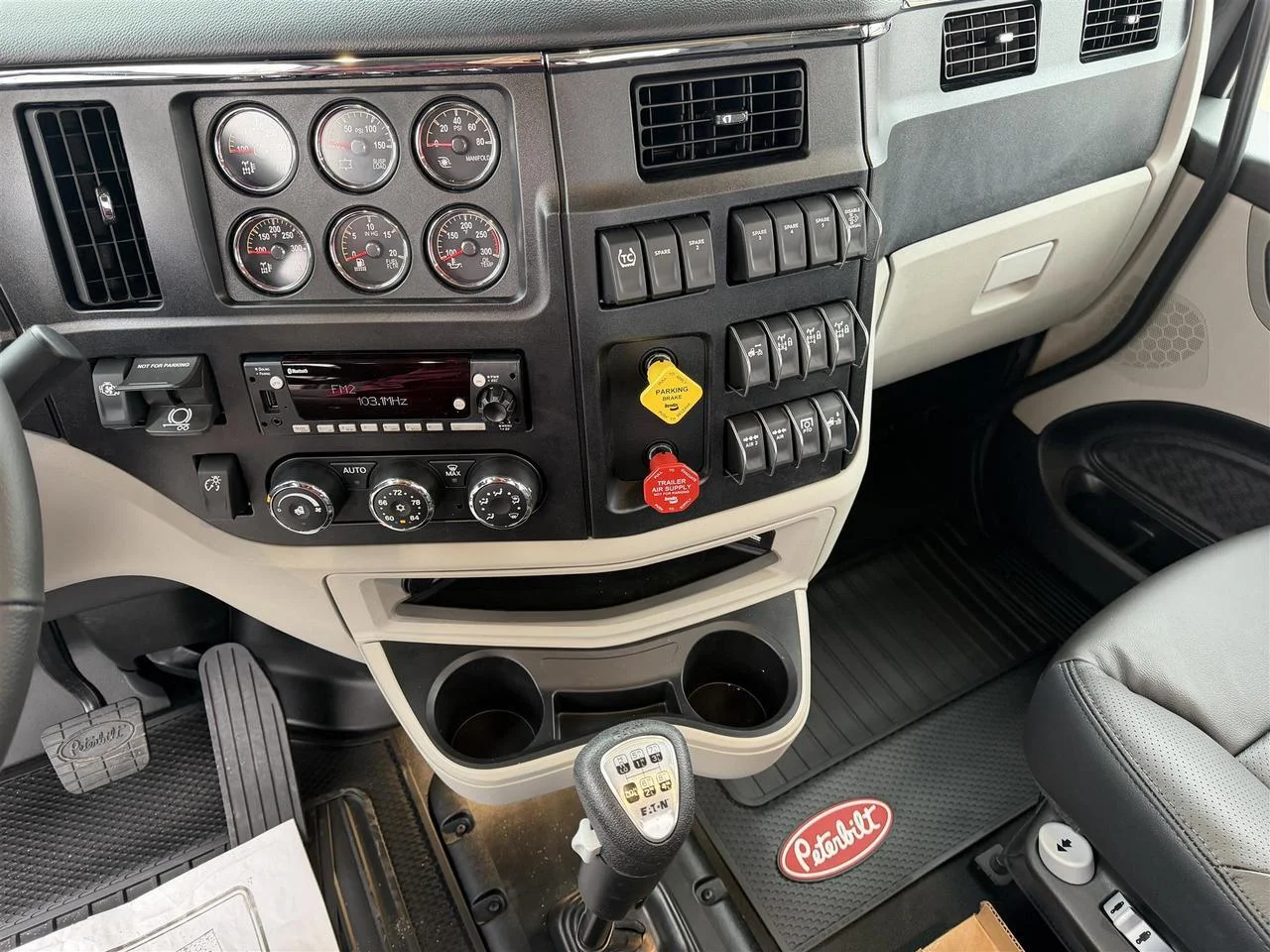 2027 Peterbilt 589 in Eau Claire, WI — photo 9