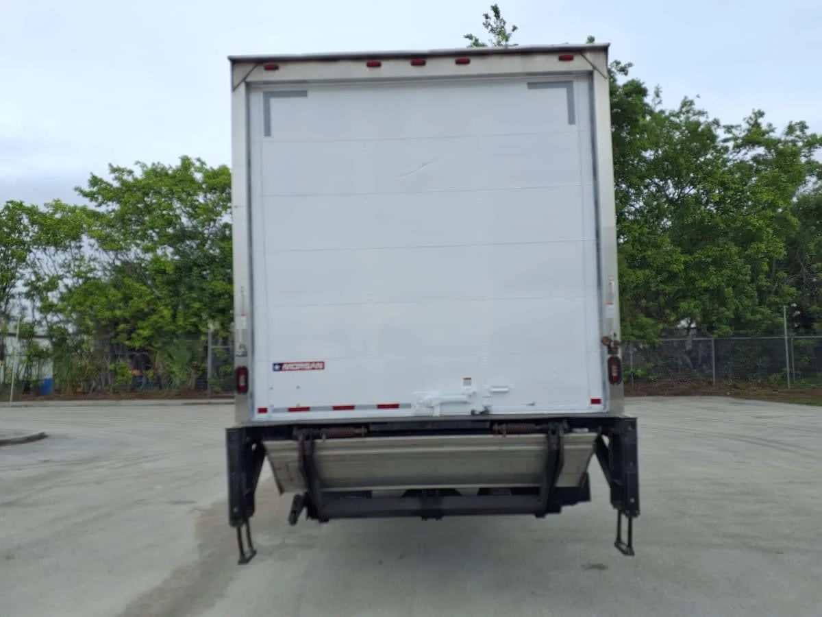 2019 Freightliner M2 106 in Davie, FL — photo 5
