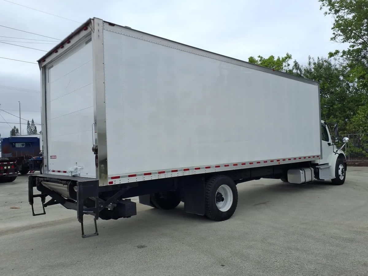 2019 Freightliner M2 106 in Davie, FL — photo 4