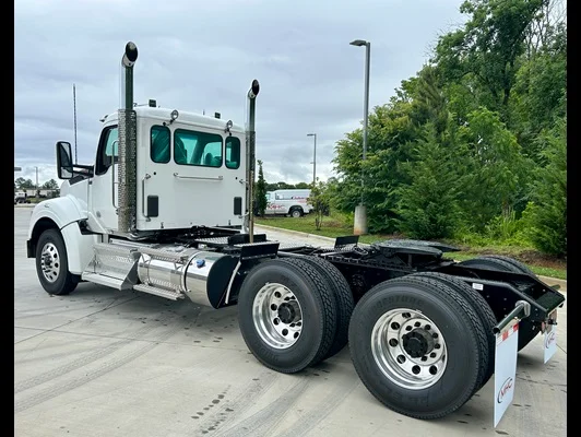 2027 Kenworth T880 in Fort Mill, SC — photo 4