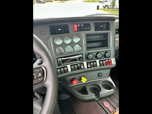 2027 Kenworth T880 in Fort Mill, SC — photo 14