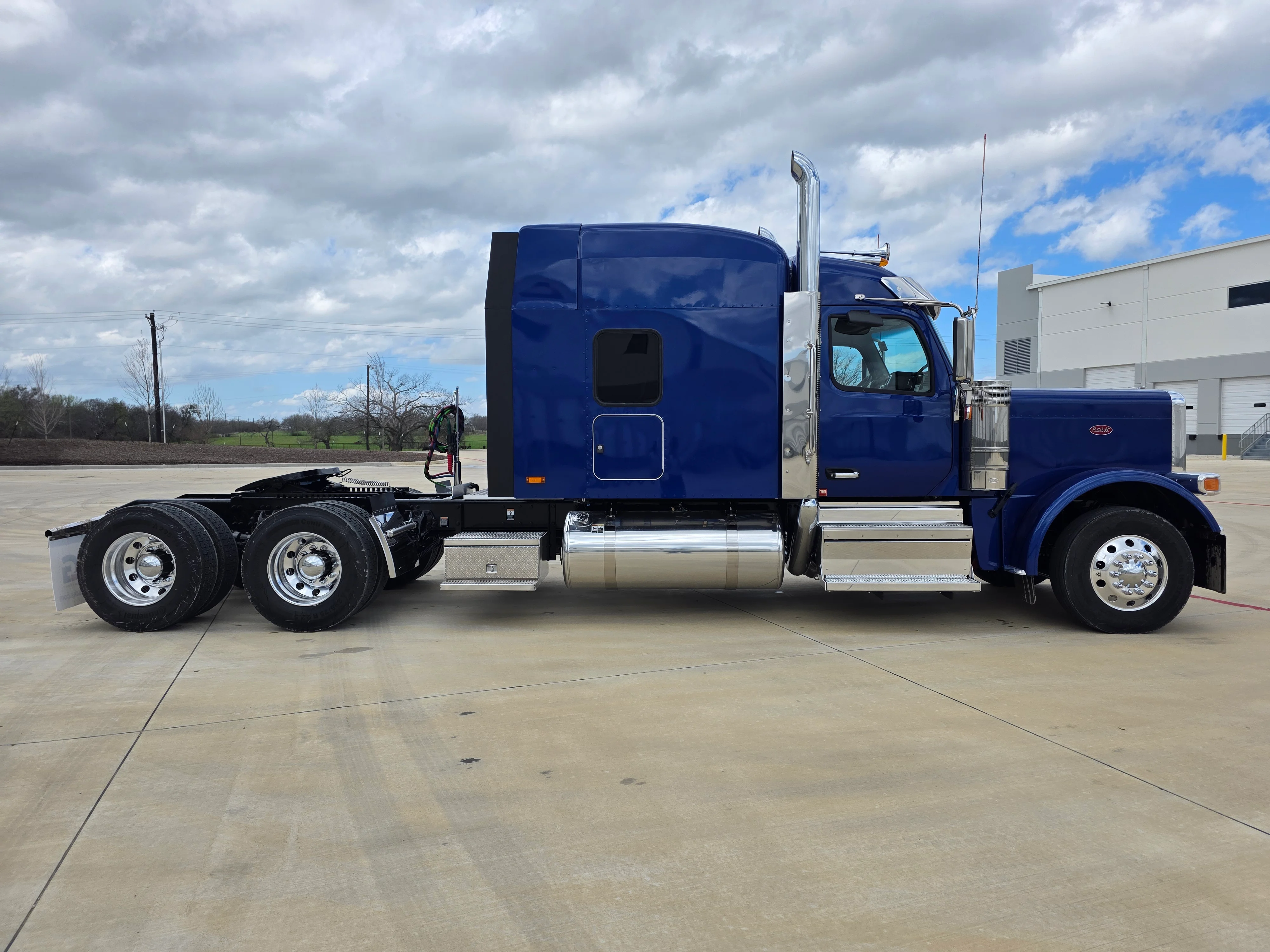 2027 Peterbilt 589 in Louisville, KY — photo 6