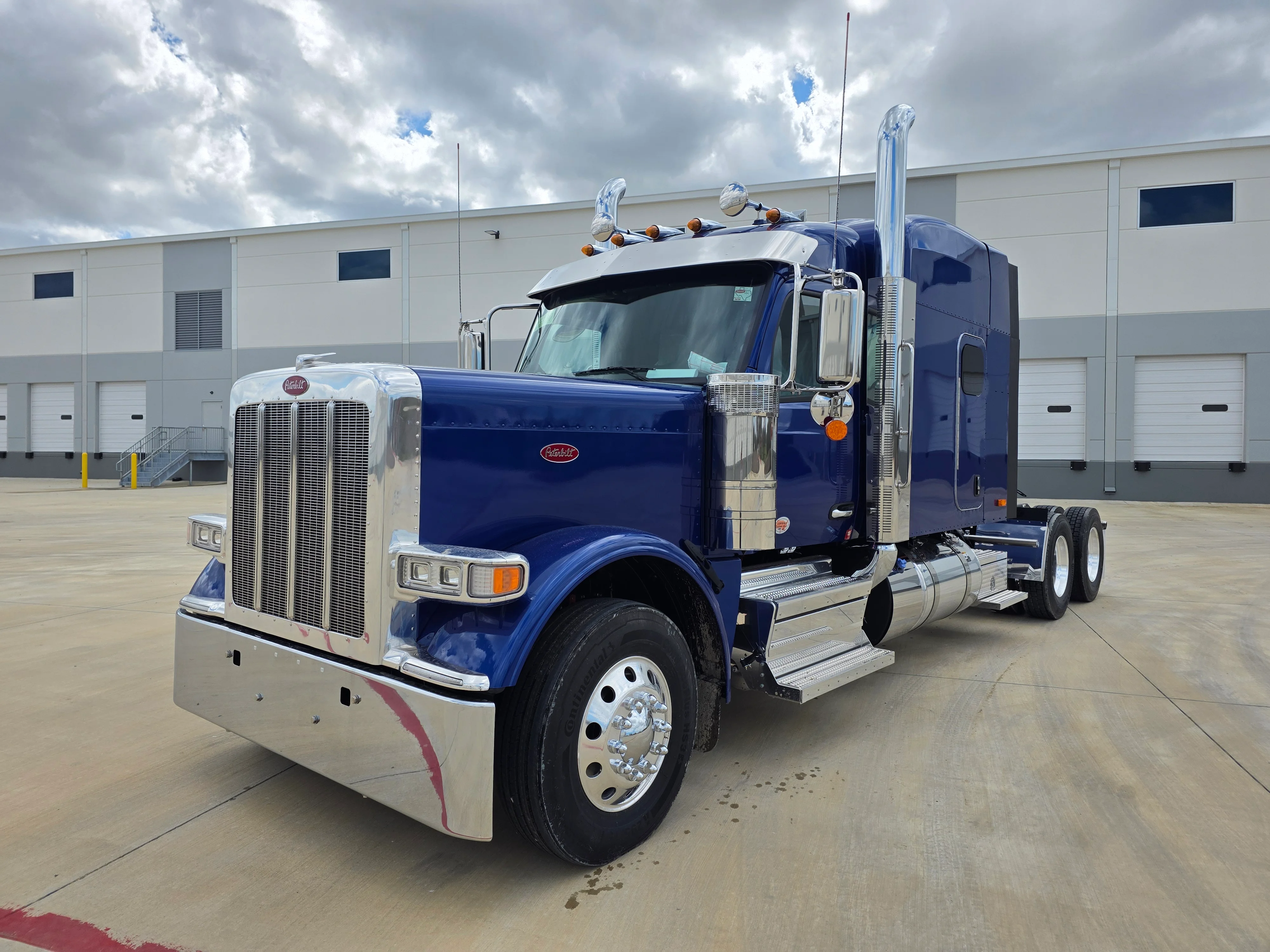 2027 Peterbilt 589 in Louisville, KY
