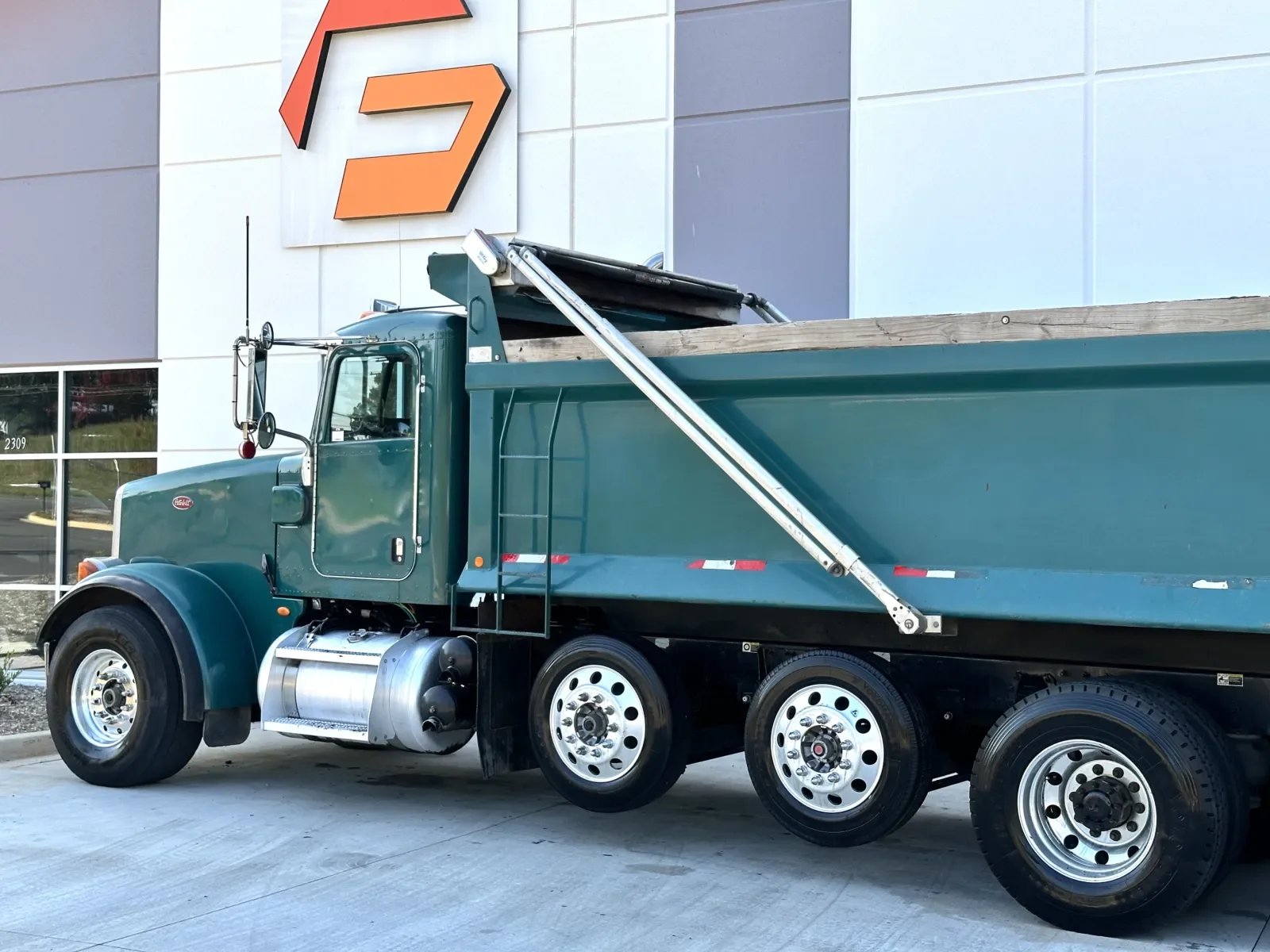 2014 Peterbilt 367 in Greer, SC — photo 9