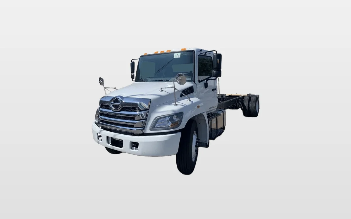 2025 Hino L6 - image 1