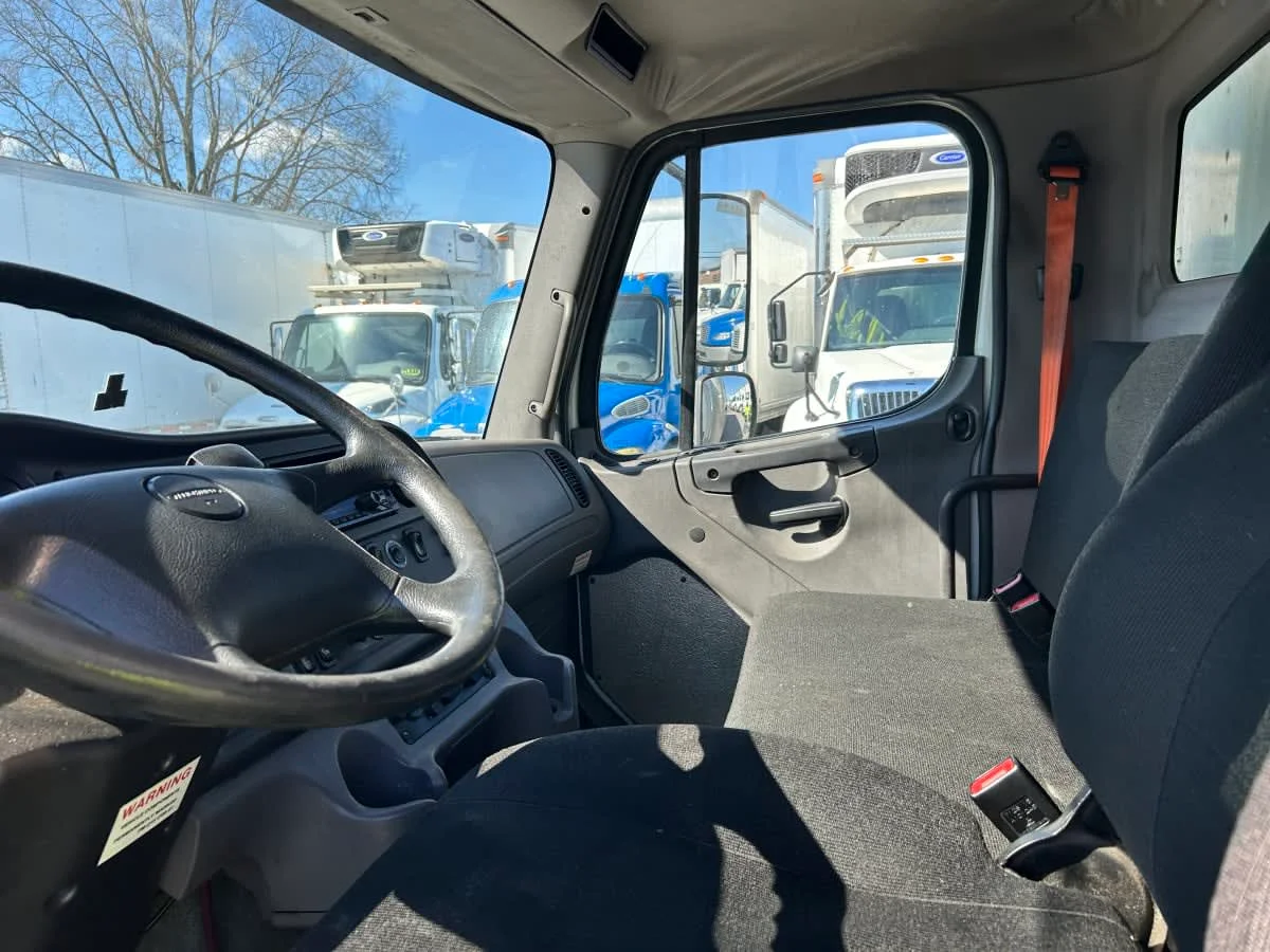 2018 Freightliner M2 106 in Beltsville, MD — photo 7