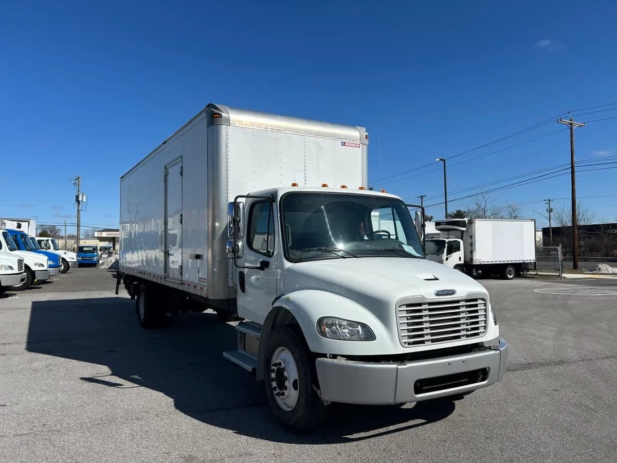 2018 Freightliner M2 106 in Beltsville, MD — photo 3