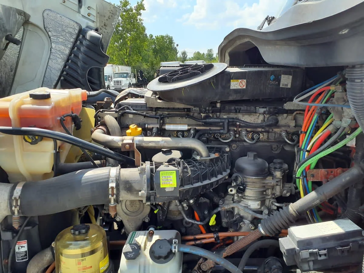 2019 Freightliner Cascadia in Indianapolis, IN — photo 8