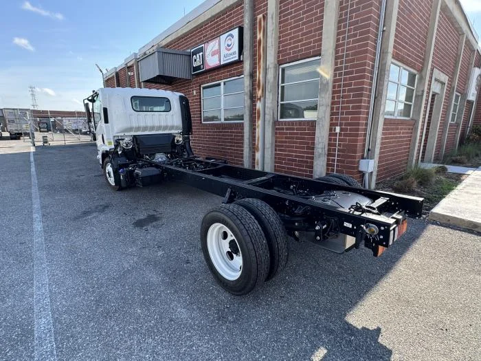 2026 Isuzu NRR in Orlando, FL — photo 4